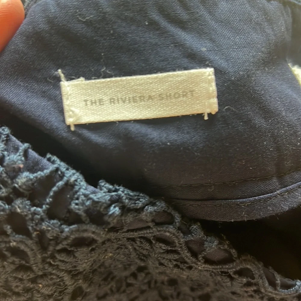 Loft size 8 navy lace shorts - Picture 4 of 4